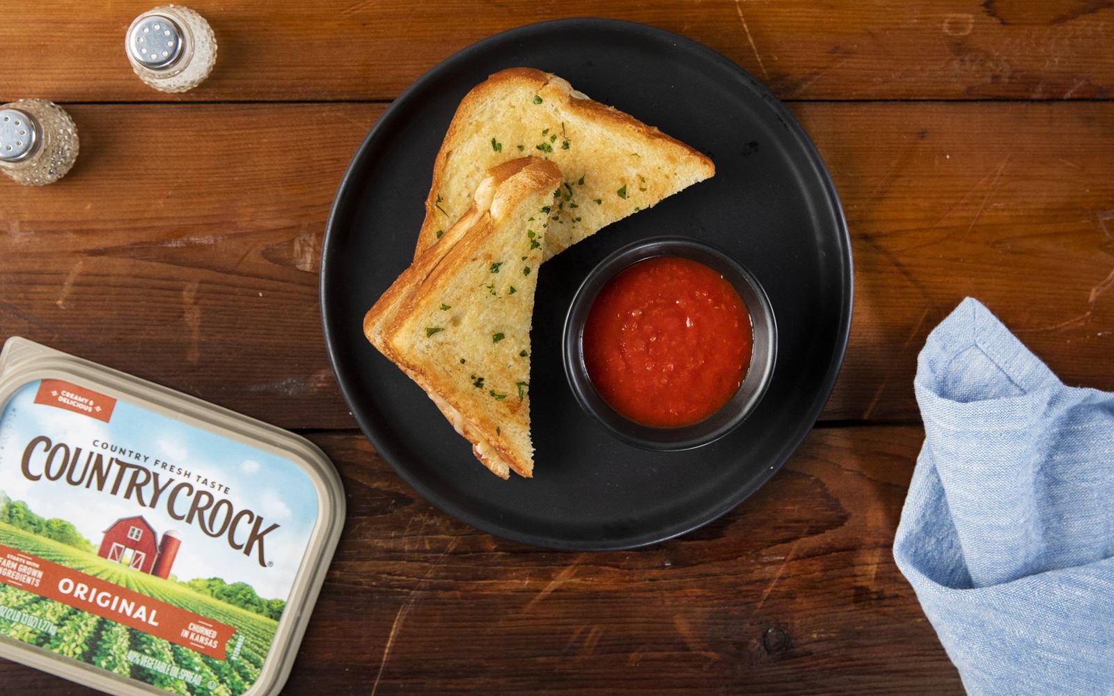 recipe image Grilled Cheese with Marinara Dip