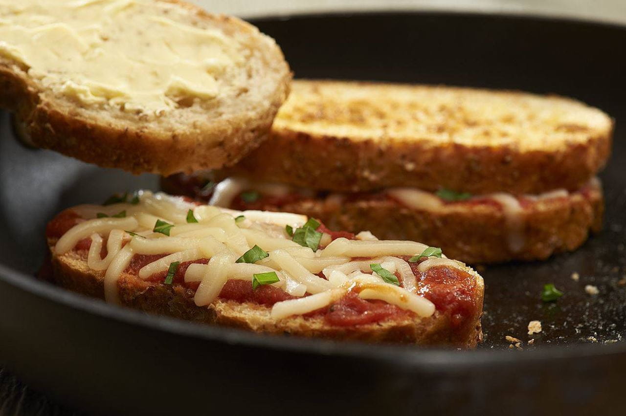 recipe image Pizza-Style Grilled Cheese