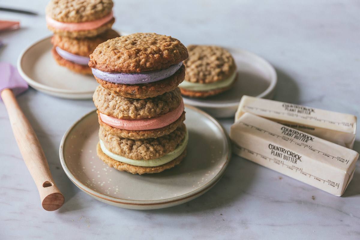 Oatmeal Whoopie Pies