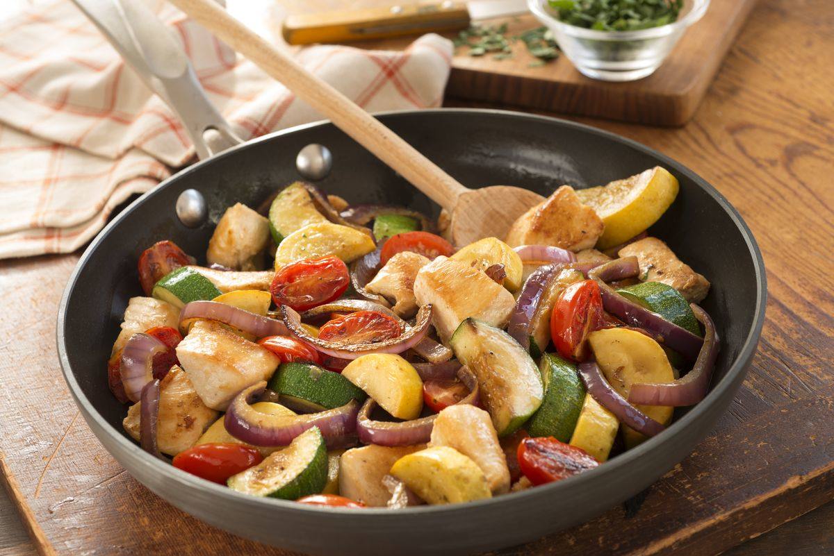 Easy Chicken Skillet One Dish Dinner