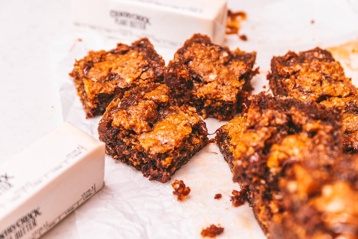 Gooey Caramel Chocolate Oat Squares