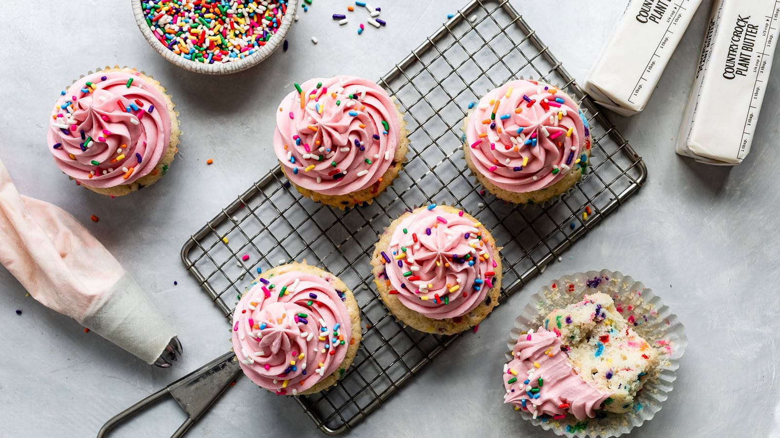 recipe image Confetti Birthday Cake Cupcakes