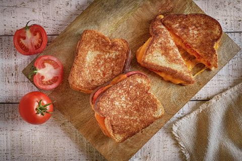 recipe image Grilled Cheese & Tomato Sandwiches