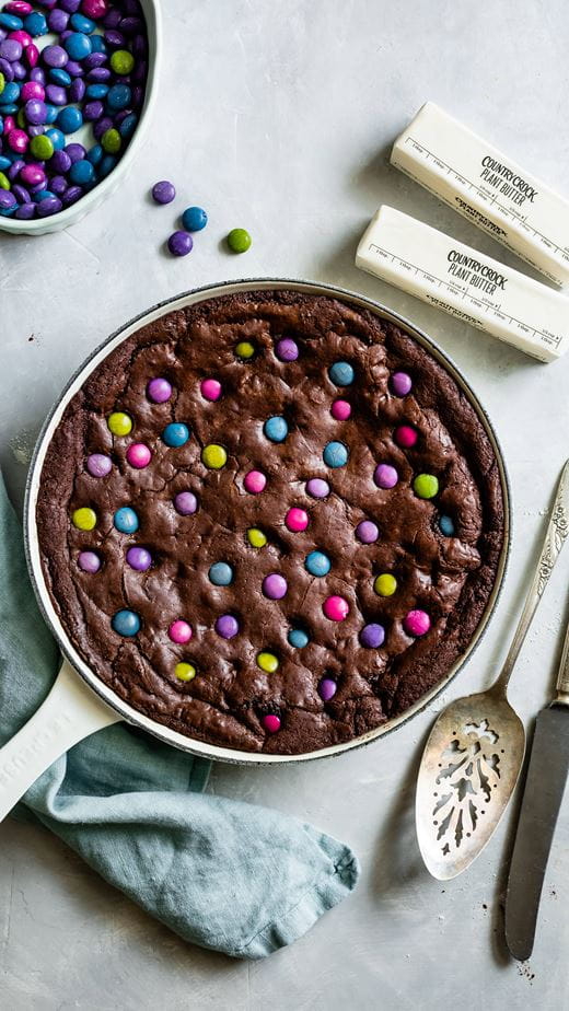recipe image Dotty Chocolate Skillet Cookie
