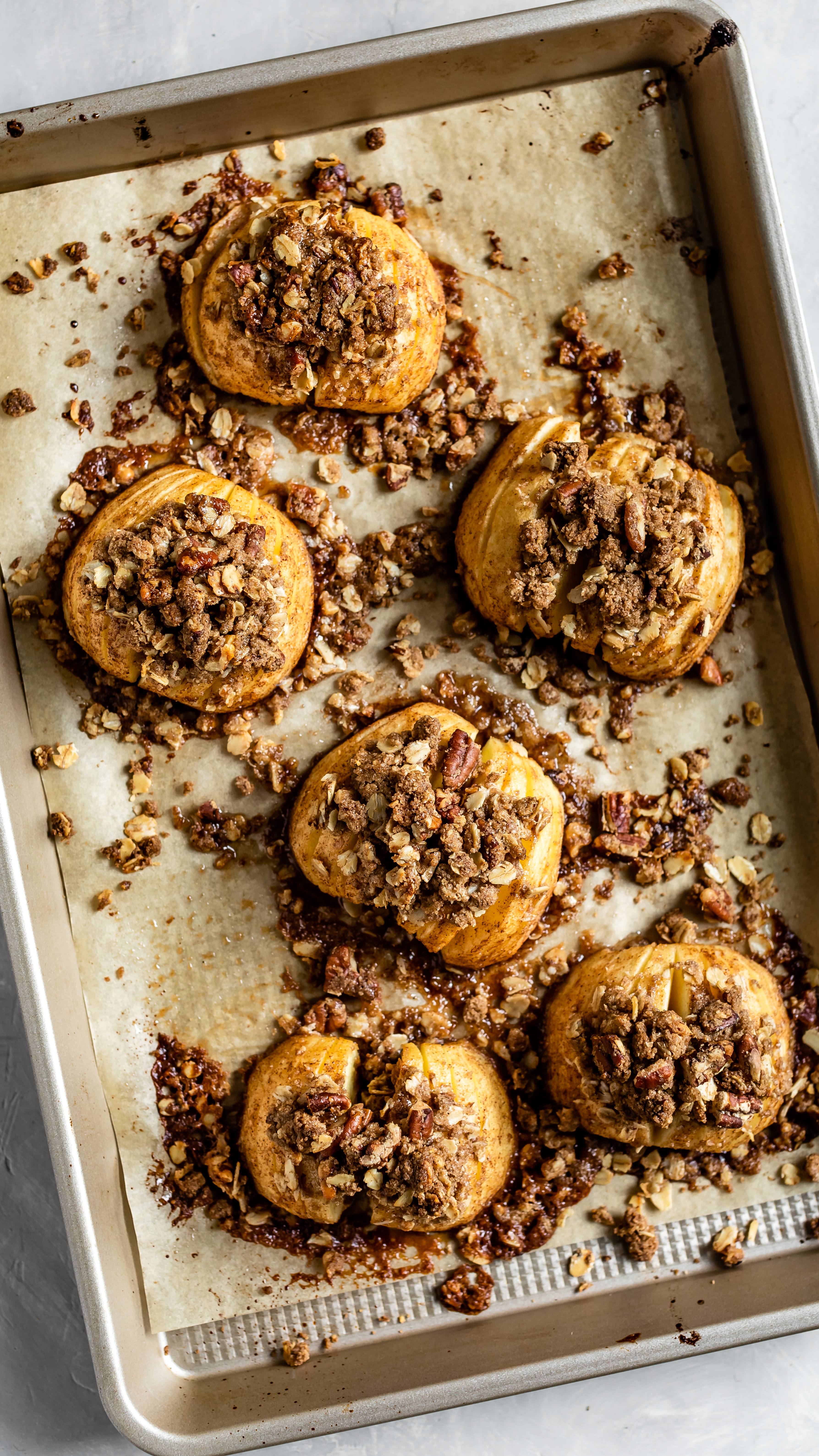 Hasselback Apple Streusel