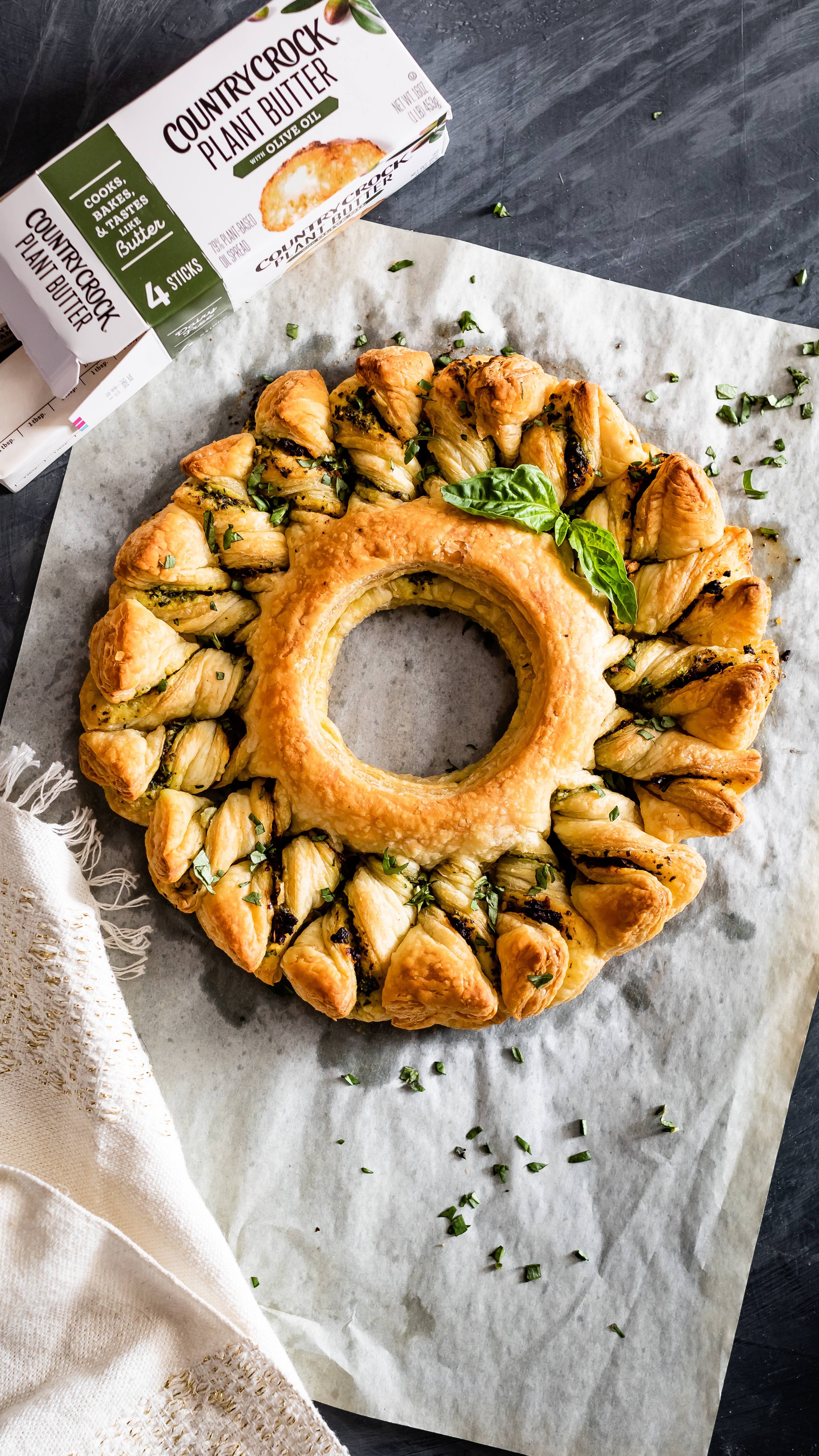 Pesto Puff Pastry Wreath