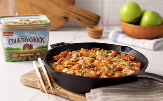 recipe image Ttekbokki with Crispy Buttery Fried Garlic